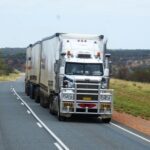 Camión de dos trailers